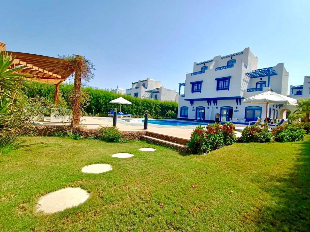 Luxury With Pool In Willa