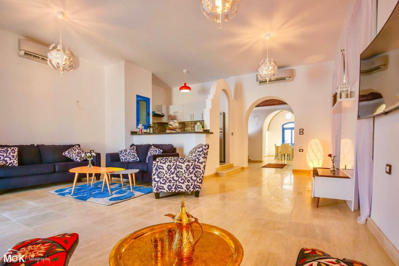 Luxury With Pool In Willa *