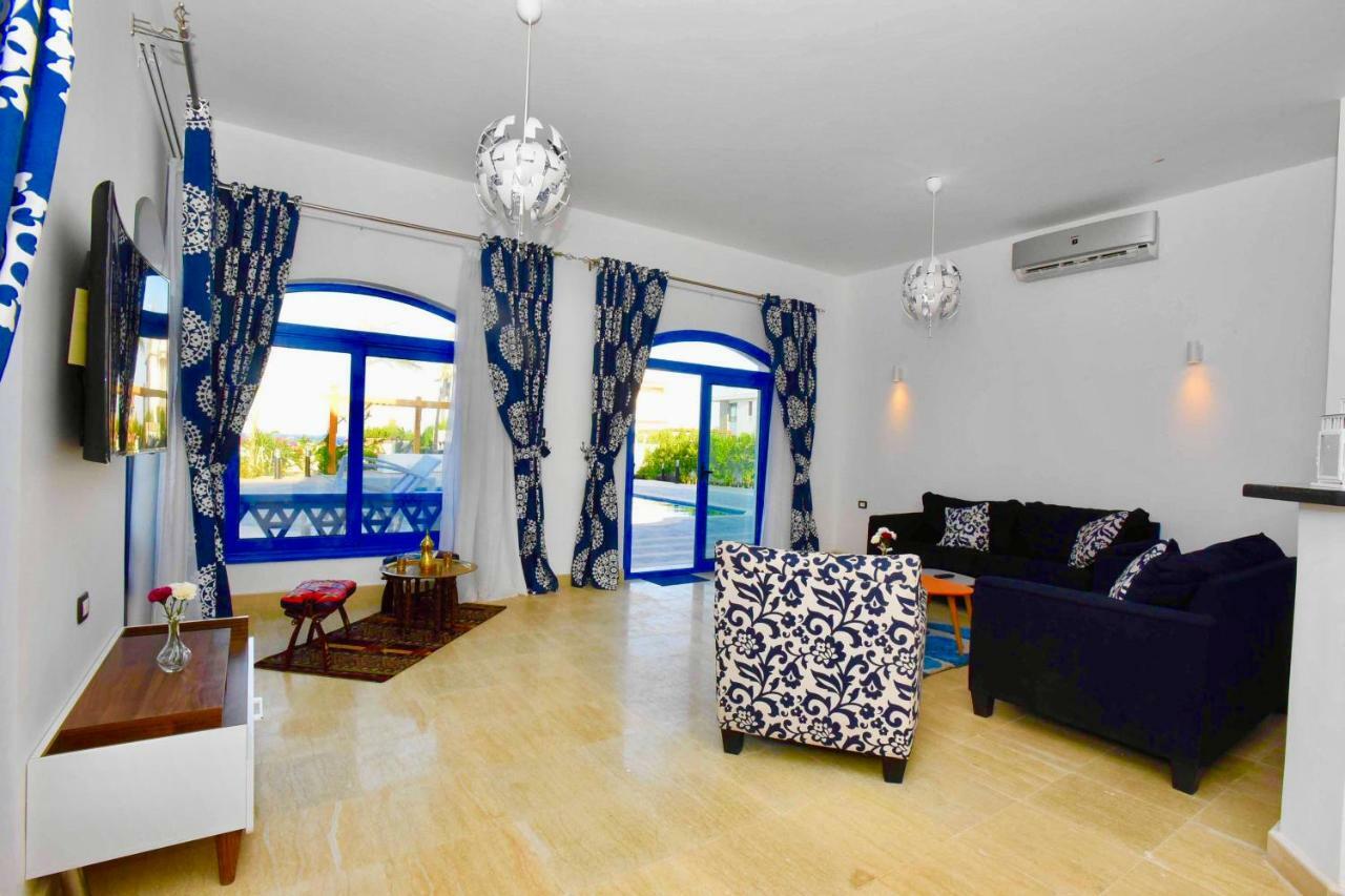 Luxury With Pool In Vila *